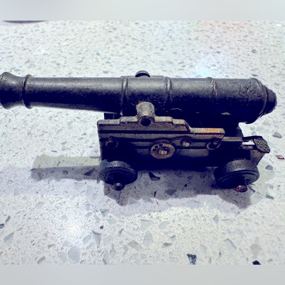 Play me Other - Vintage Pencil Sharpener Die Cast Metal